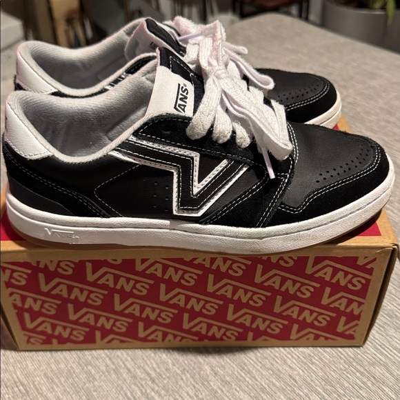 Vans Shoes - Vans Lowland 2.0